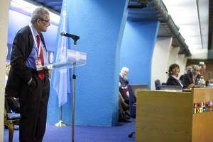 Amartya Sen addressing FAO Conference